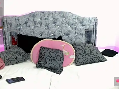 Snapshot of x_isabella_x chatting on 26, 9, 2025 x isabella x online show from 26, 9, 2025