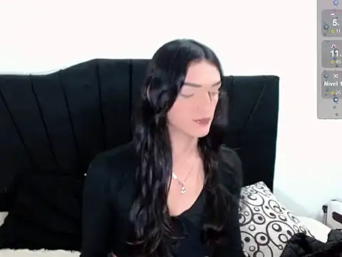 Snapshot of x_isabella_x chatting on 18, 10, 2025 x isabella x online show from 18, 10, 2025