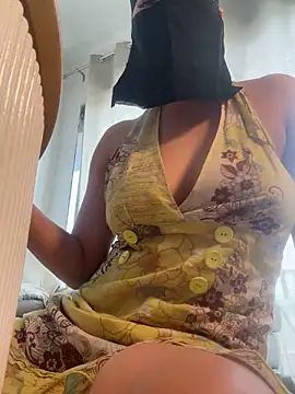 Snapshot of latinabhabi chatting on 8, 11, 2025 latinabhabi online show from 8, 11, 2025