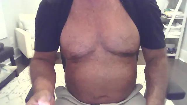 Snapshot of cyclone1212 chatting on 7, 7, 2026 cyclone1212 online show from 7, 7, 2026