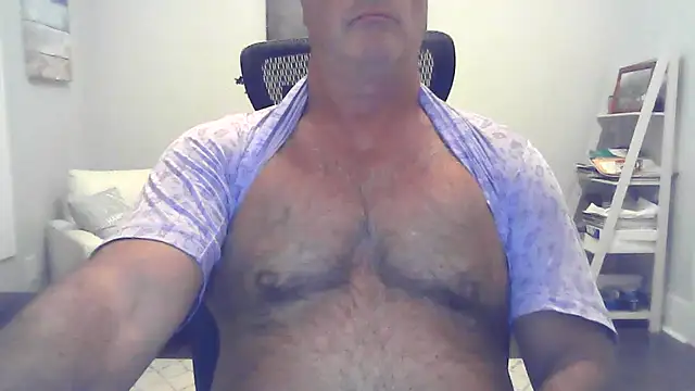 Snapshot of cyclone1212 chatting on 3, 8, 2026 cyclone1212 online show from 3, 8, 2026