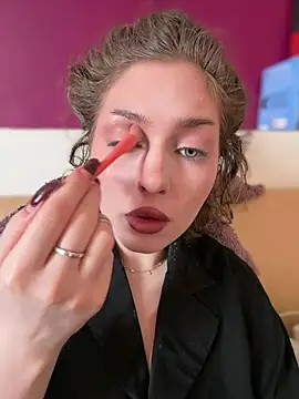 KellyKeler online show from 7, 2, 2026