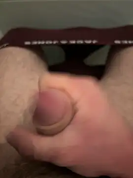 Snapshot of hugehairycock_98 chatting on 16, 4, 2026 hugehairycock 98 online show from 16, 4, 2026