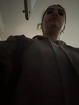 Snapshot of JasmineRhodes chatting on 6, 5, 2026 JasmineRhodes online show from 6, 5, 2026