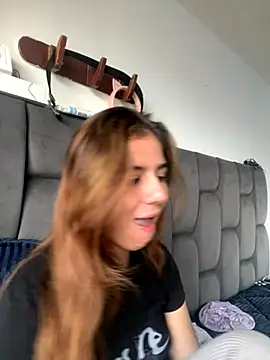 Snapshot of AllieYourGirl chatting on 6, 11, 2025 AllieYourGirl online show from 6, 11, 2025