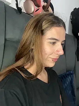 Snapshot of AllieYourGirl chatting on 12, 11, 2025 AllieYourGirl online show from 12, 11, 2025