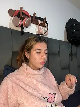 Snapshot of AllieYourGirl chatting on 14, 11, 2025 AllieYourGirl online show from 14, 11, 2025