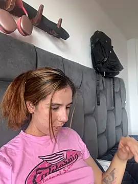 Snapshot of AllieYourGirl chatting on 18, 11, 2025 AllieYourGirl online show from 18, 11, 2025