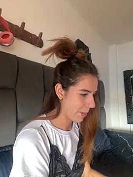 Snapshot of AllieYourGirl chatting on 24, 11, 2025 AllieYourGirl online show from 24, 11, 2025