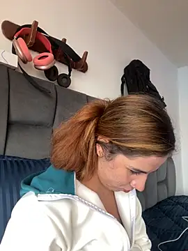 Snapshot of AllieYourGirl chatting on 5, 12, 2025 AllieYourGirl online show from 5, 12, 2025