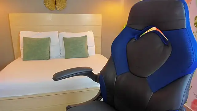 kitty sweeety  online show from 7, 11, 2025