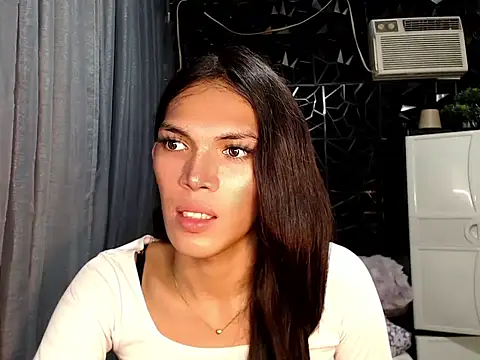 ladyhotcuming online show from 15, 6, 2026
