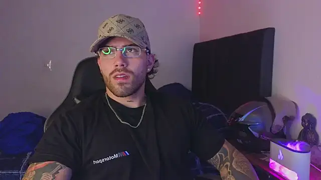 Snapshot of Ades_Lowe chatting on 14, 1, 2026 Ades Lowe online show from 14, 1, 2026