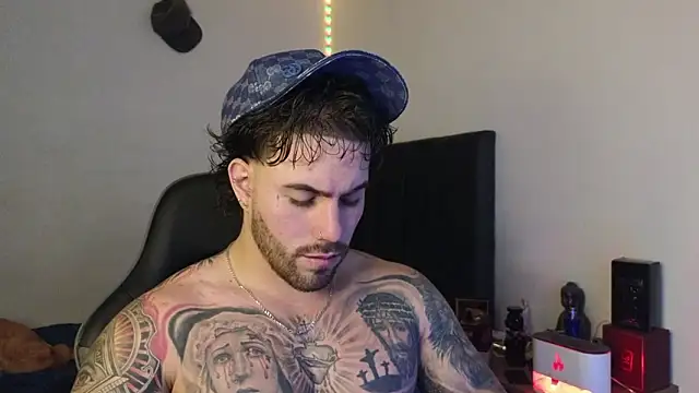 Snapshot of Ades_Lowe chatting on 4, 2, 2026 Ades Lowe online show from 4, 2, 2026