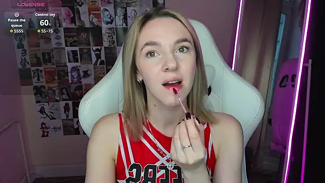 NessaDiazz online show from 8, 10, 2025