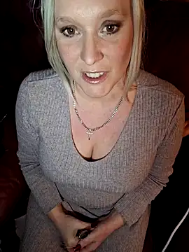 Bouncy-Bella28X online show from 3, 2, 2026