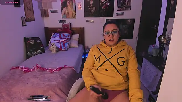 Snapshot of Cherry_blush_ chatting on 9, 2, 2026 Cherry blush online show from 9, 2, 2026