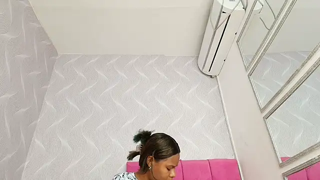 keyla mejia online show from 4, 6, 2026