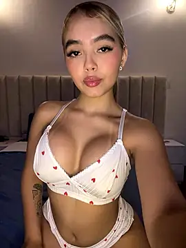 Mia Roswell online show from 7, 1, 2026