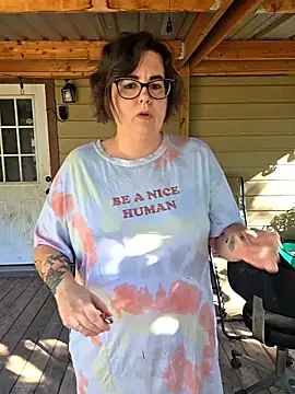 Snapshot of valeriejane chatting on 3, 11, 2025 valeriejane online show from 3, 11, 2025