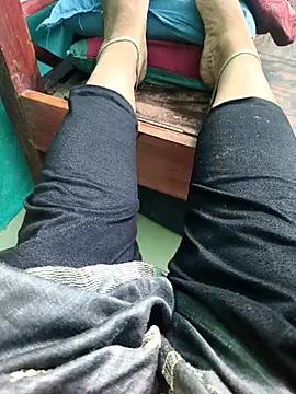 Villageanuty online show from 10, 4, 2026