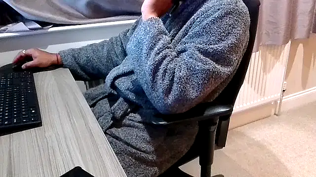 Snapshot of rogamuffin chatting on 7, 11, 2025 rogamuffin online show from 7, 11, 2025