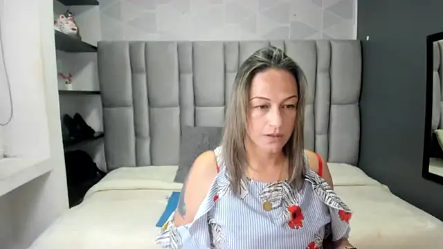 Charlot milf online show from 22, 9, 2025