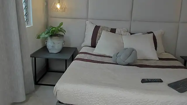 Snapshot of SamayRyann chatting on 2, 7, 2026 SamayRyann online show from 2, 7, 2026