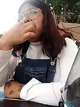 Snapshot of Atenea69 chatting on 3, 10, 2025 Atenea69 online show from 3, 10, 2025