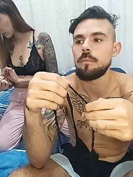 parejajuguetona420 online show from 23, 4, 2026