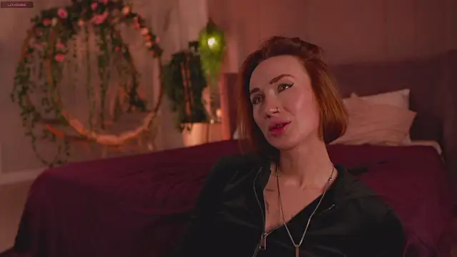 Serena Waldarf online show from 11, 11, 2025