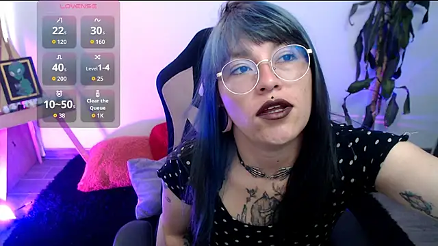 LunaBunny8 online show from 24, 11, 2025