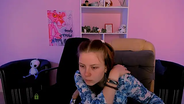 Snapshot of foxy_tease_ chatting on 19, 9, 2025 foxy tease online show from 19, 9, 2025