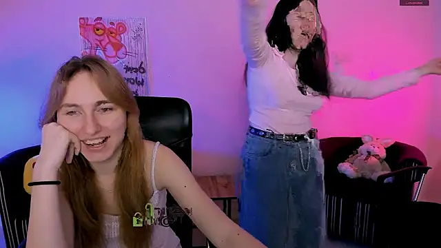 Snapshot of foxy_tease_ chatting on 9, 2, 2026 foxy tease online show from 9, 2, 2026