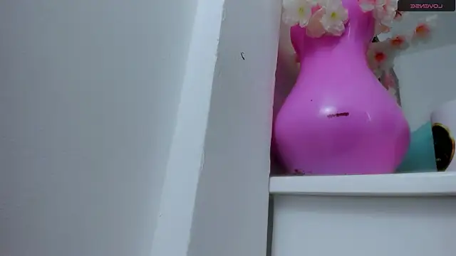 eimy skinny  online show from 30, 10, 2025