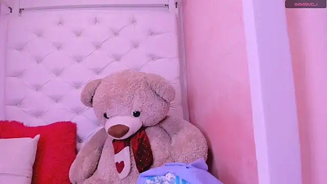 eimy skinny  online show from 7, 4, 2026