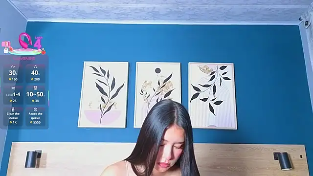 SarahMiler  online show from 11, 11, 2025