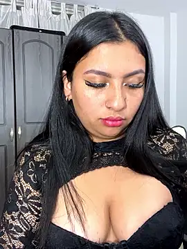 Snapshot of Issa_Santana chatting on 8, 11, 2025 Issa Santana online show from 8, 11, 2025