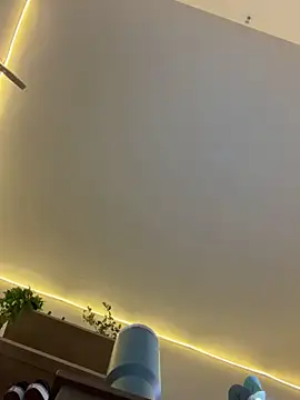 raynareign online show from 18, 3, 2026