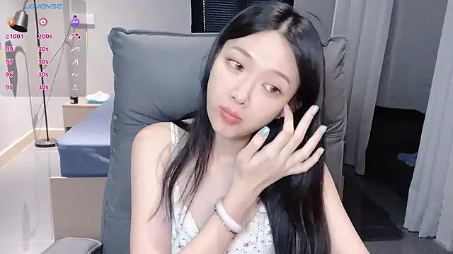 Snapshot of NiNi-baby520 chatting on 21, 10, 2025 NiNi-baby520 online show from 21, 10, 2025