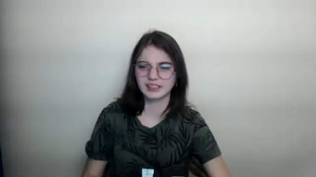 Snapshot of Sun_Shine__ chatting on 6, 2, 2026 Sun Shine online show from 6, 2, 2026