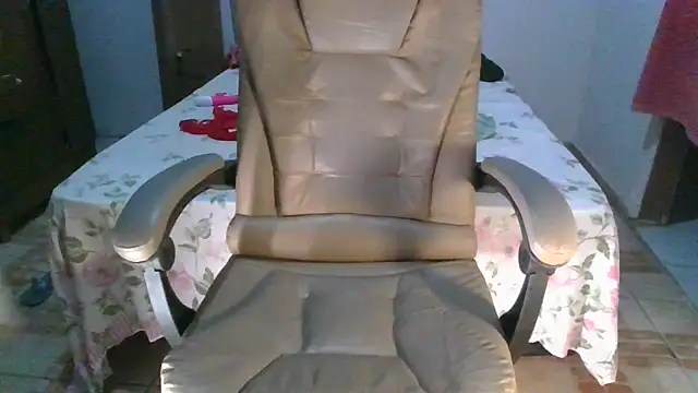 Mayalorenz online show from 15, 9, 2025