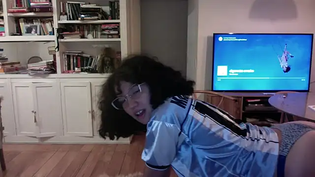 Snapshot of loliporomero chatting on 3, 7, 2026 loliporomero online show from 3, 7, 2026