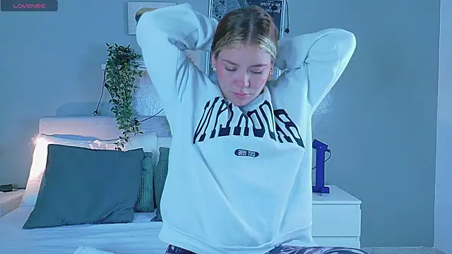 BelaMiller  online show from 23, 9, 2025