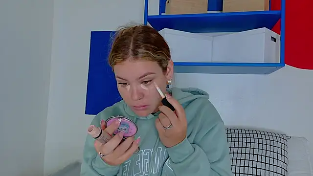 BelaMiller  online show from 10, 10, 2025