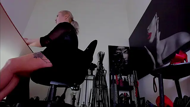 Snapshot of demisweet chatting on 10, 2, 2026 demisweet online show from 10, 2, 2026