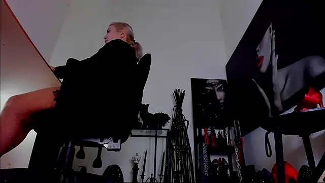 Snapshot of demisweet chatting on 15, 2, 2026 demisweet online show from 15, 2, 2026