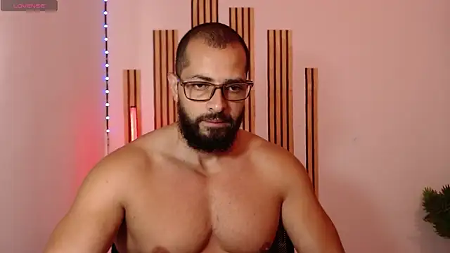 Snapshot of magnumchris chatting on 18, 7, 2026 magnumchris online show from 18, 7, 2026