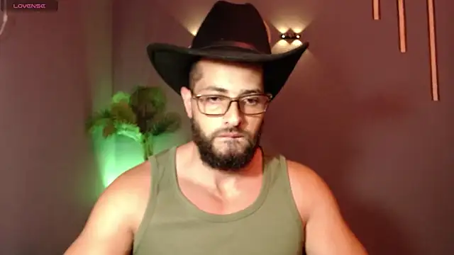 Snapshot of magnumchris chatting on 20, 7, 2026 magnumchris online show from 20, 7, 2026