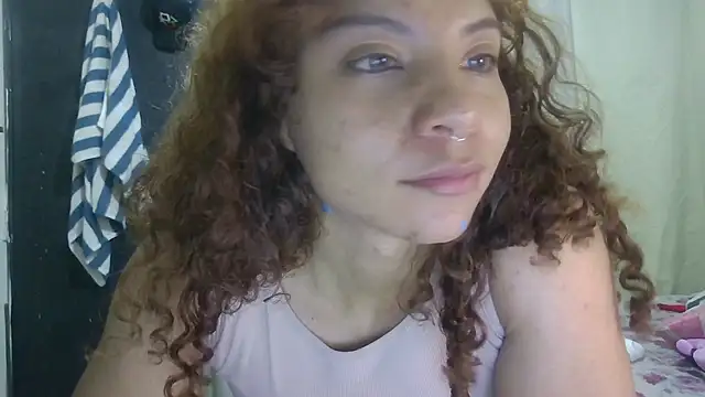 Snapshot of VioletV chatting on 3, 6, 2026 VioletV online show from 3, 6, 2026